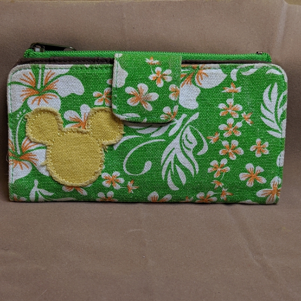WDW Disneyland Resort Mickey Mouse Tiki-style Green Fabric Wallet With Hibiscus
